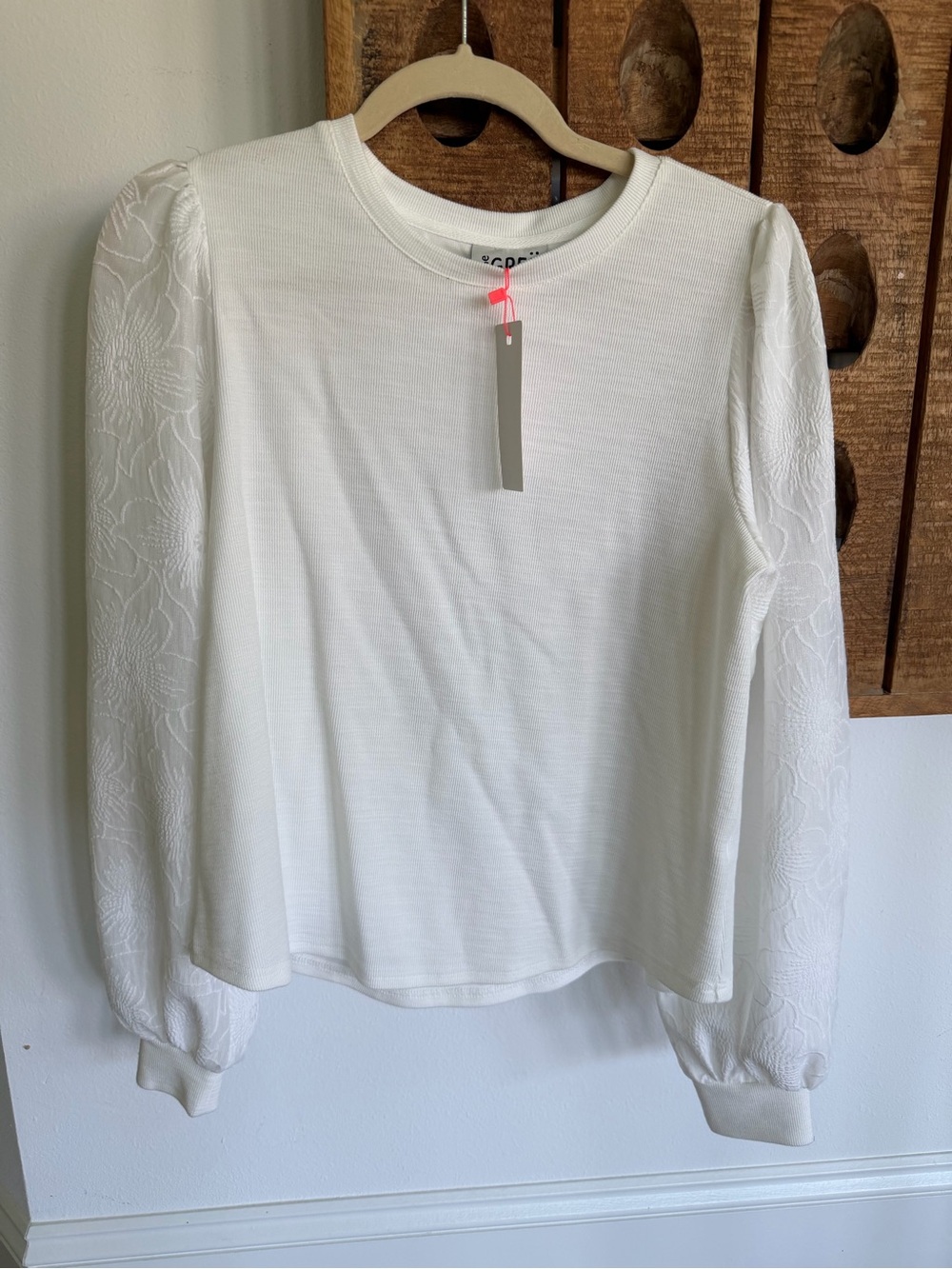 Women’s White Long-Sleeve Puff-Sleeve Knit Top